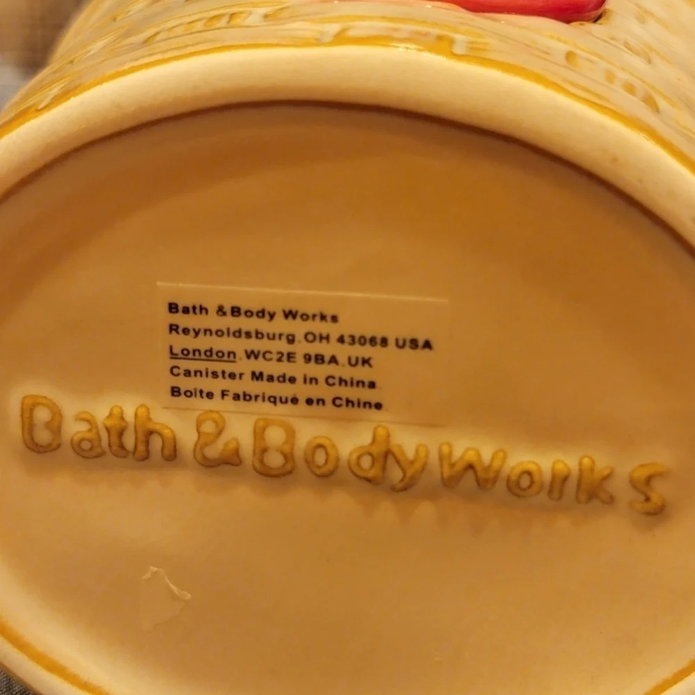 Bath & Body Works Ceramic Canister Basket weave with Apple T48
